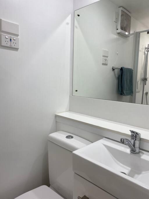 Superb Studio Retreat With Spa, Pool & Bbq Access وانجانيو المظهر الخارجي الصورة